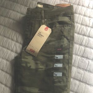 Levi’s camo skinny ankle jeans